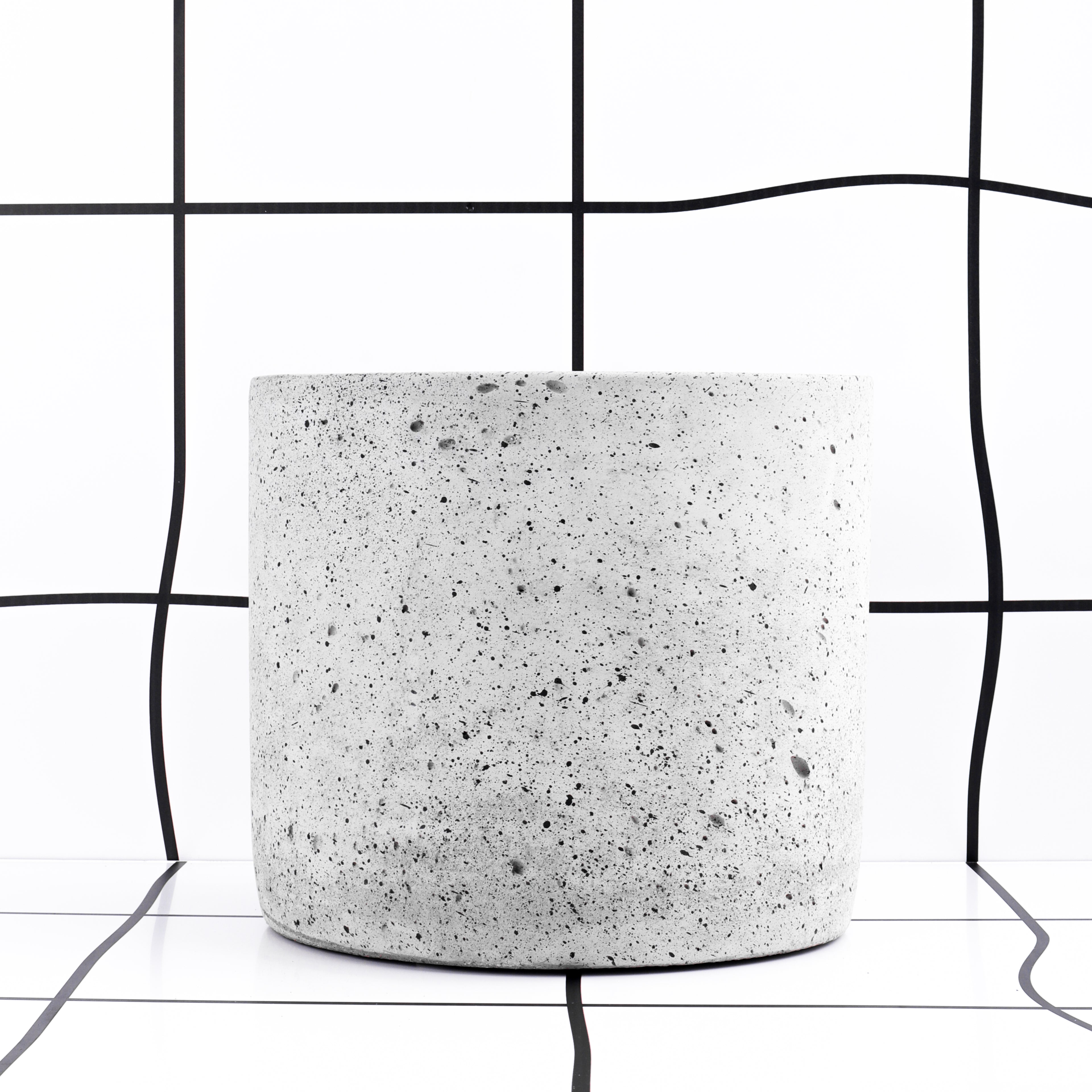 כד בטון מעוצב